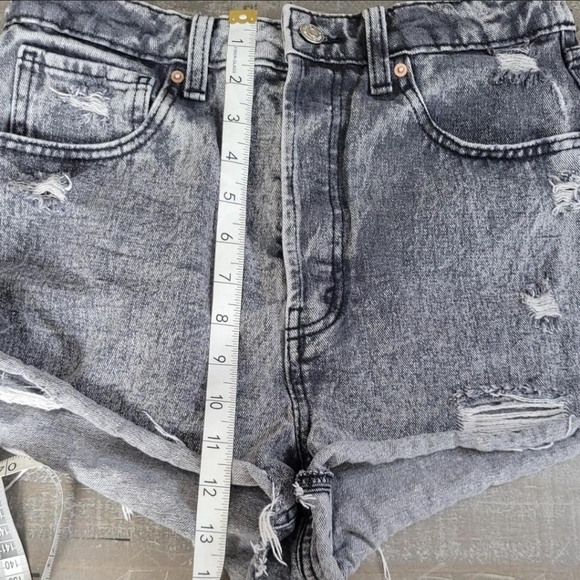 Wild Fable Distressed Shorts Size 10 - Picture 5 of 16